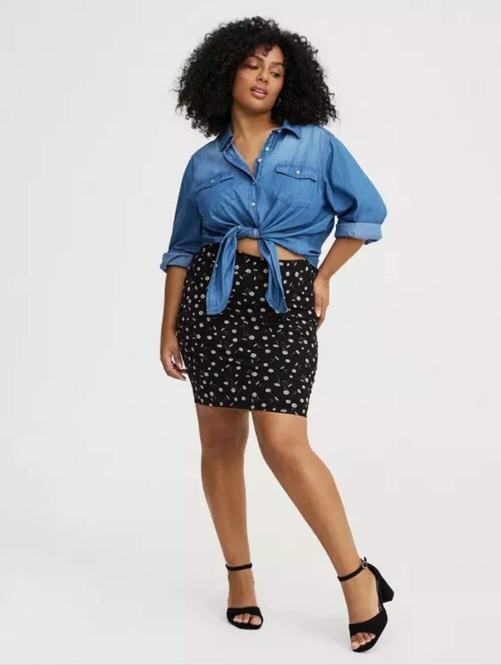 Signature Waist Mini Skirt Dainty Daisy Floral Black Torrid Plus Size 2